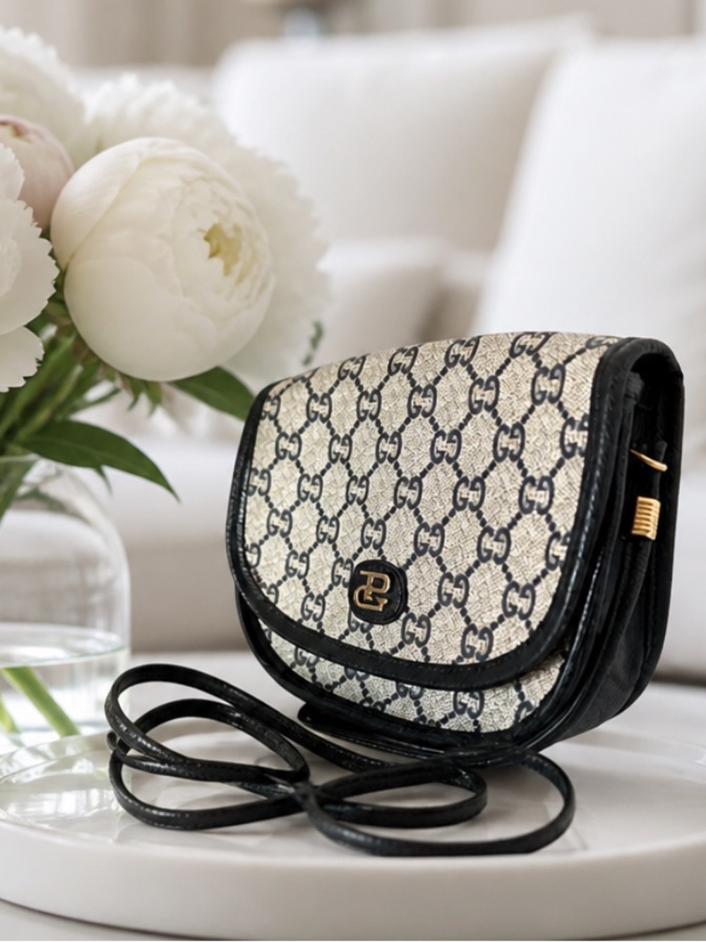 🛑✋Price Drop ✋🛑Authentic Gucci Plus Crossbody/Shoulder Bag.